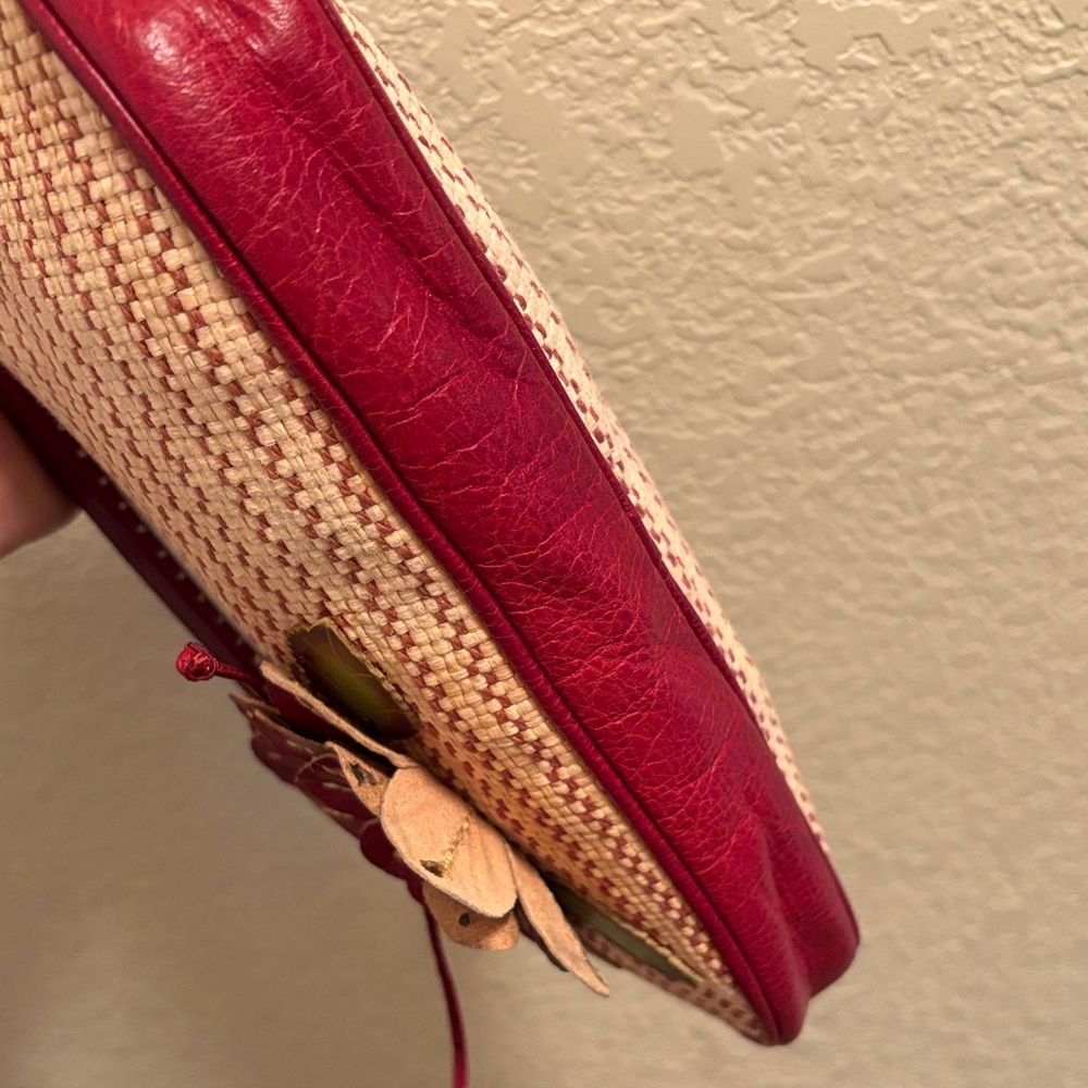 Isabella Fiore Dark Red Leather Floral & Woven Pattern Clutch Handbag - Picture 6 of 14